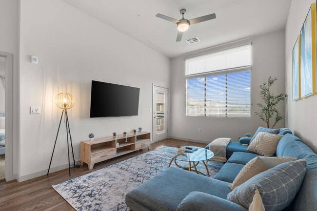 Photo - 711 W Broadway Rd Unit ID1366963P