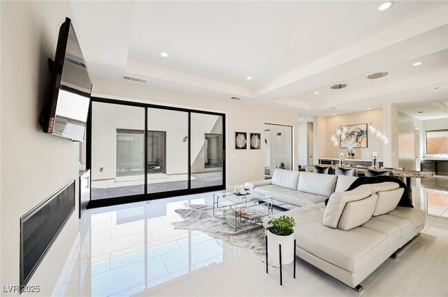 Photo - 19 Garden Rain Dr