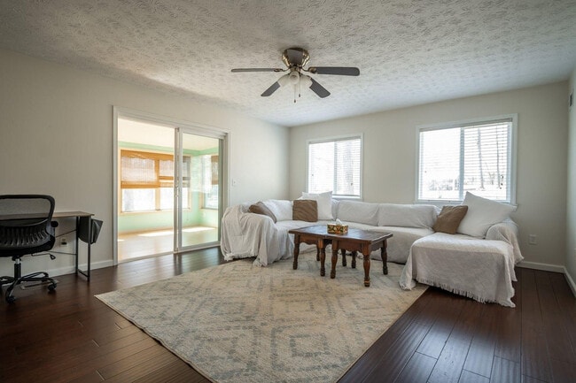 Building Photo - 157 Beaverdam Creek Rd Unit ID1302838P