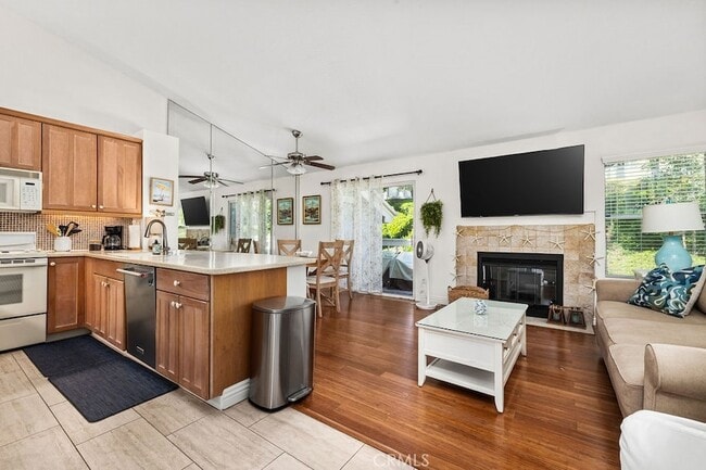 Photo - 13 Campton Pl