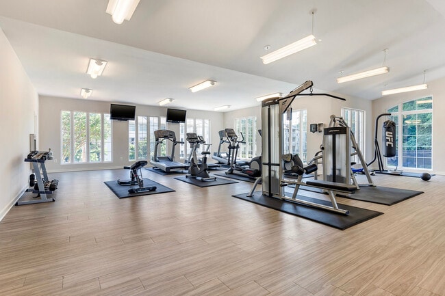 Photo - Annapolis Roads Apartments