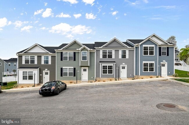 Building Photo - 0 H St