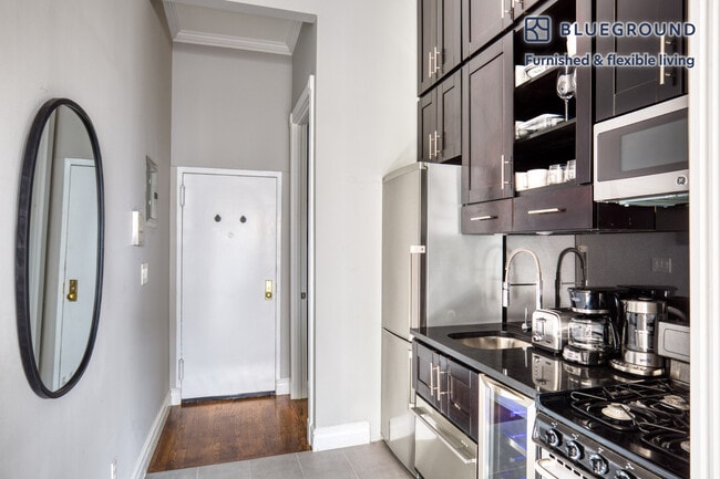 Photo - 273 W 10th St Unit FL4-ID1060