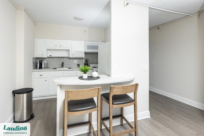 Photo - 305 Dr. M.L.K. Jr St S Unit 813.1403523