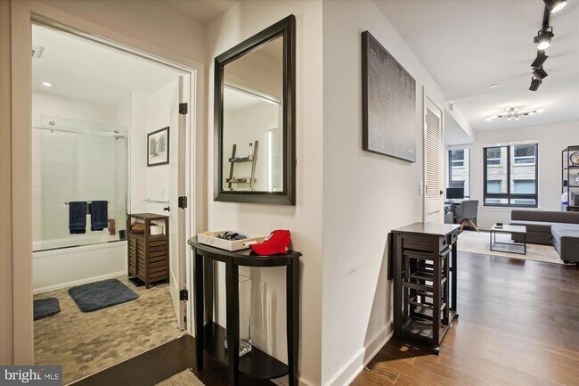 Photo - 70 N St SE Unit N814