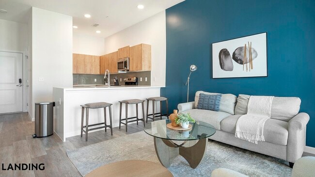 Building Photo - 5256 International Dr Unit 476