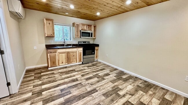 Photo - 54705 Pine Crest Ave