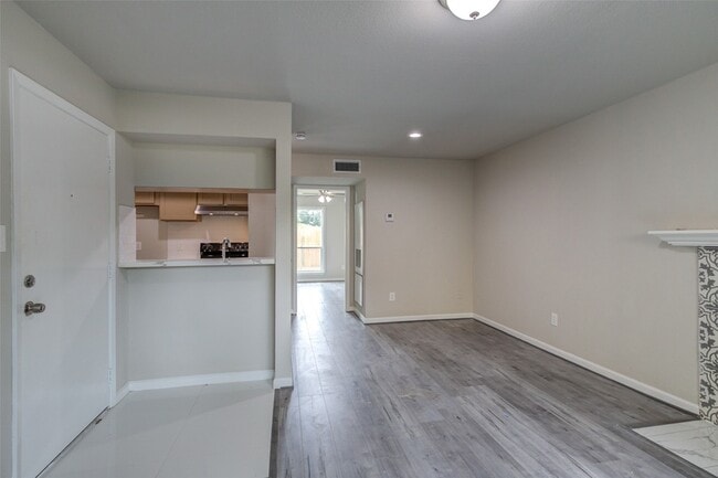 Photo - 3300 Pebblebrook Dr Unit 15
