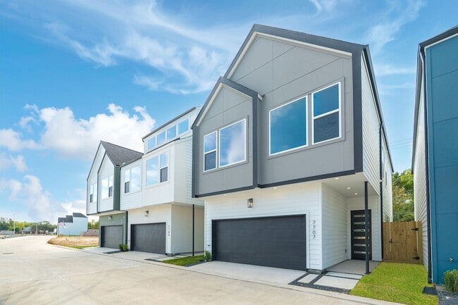 Building Photo - 7707 Inwood Grv Ln