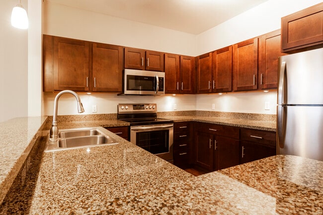 Stainless steel appliances - Pinhook Flats at Aksarben Village