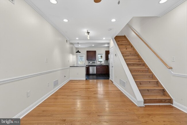 Photo - 2355 E Harold St