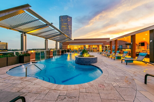 William Tanglewood Rooftop Pool - The William