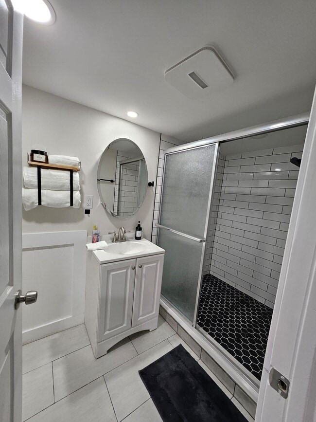 Photo - 2212 Burger St