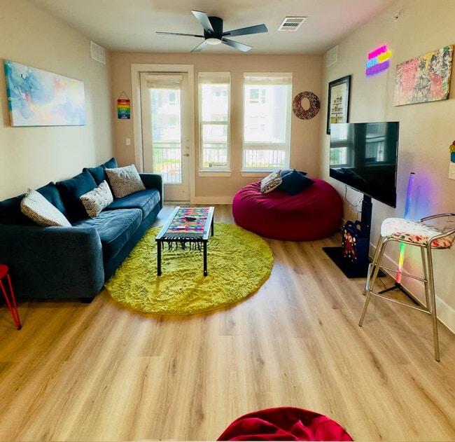 Building Photo - 12208 Tech Ridge Blvd Unit SI ID1490128P