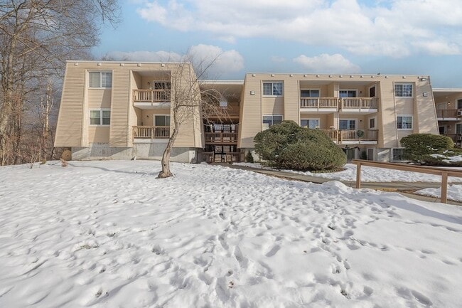 Photo - 529 Fox Run Ln Unit 12C