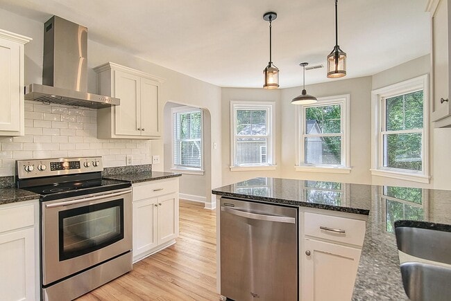 Photo - 1724 Pearlott St