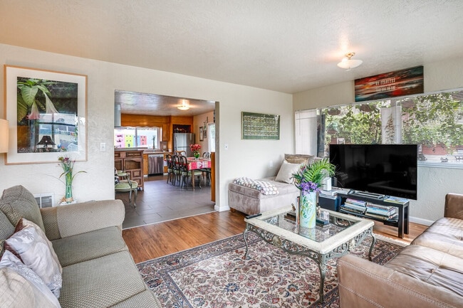 Photo - 3600 Grand Ave Unit ID1305218P