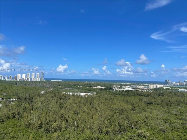 Building Photo - 14951 Royal Oaks Ln Unit 2606