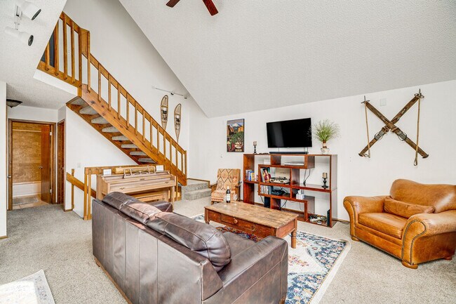 Photo - 320 E Gunnison Ave Unit SI ID1385814P