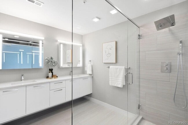 Building Photo - 1515 Julian St Unit 801