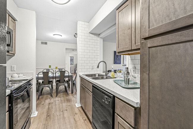 Enclave at Eagle Creek Apartments - Enclave at Eagle Creek Apartments