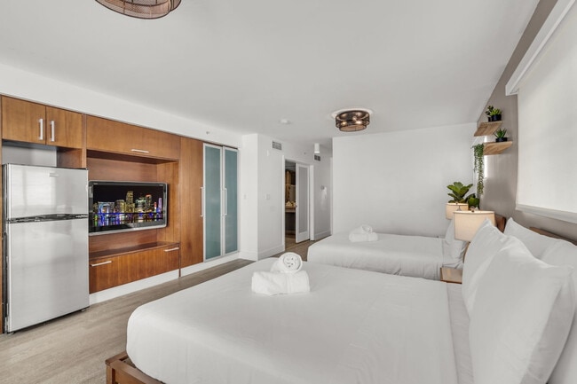 Building Photo - 1052 Ocean Dr Unit SI ID1540433P