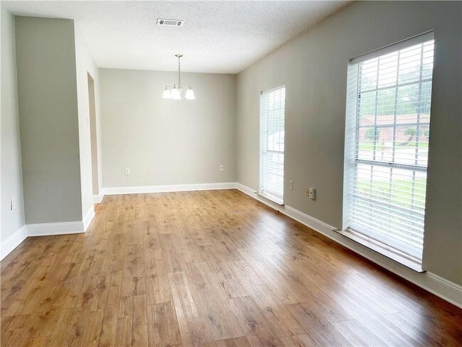 Photo - 301 Somerset Dr