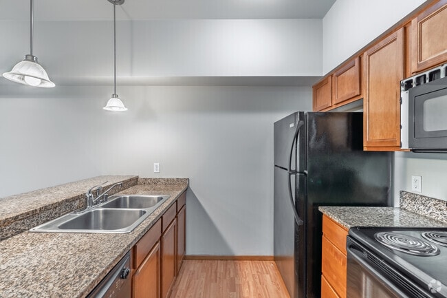 2BR, 2BA - 900SF - Kitchen - Sunset Terrace