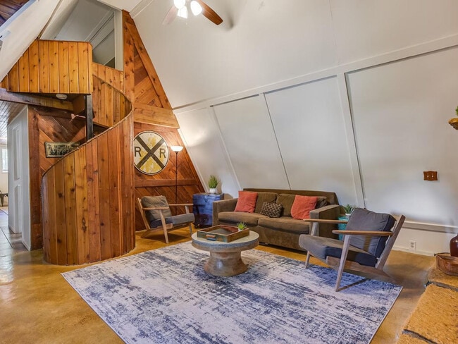 Building Photo - 1930 N Wheat Rd Unit ID1314602P