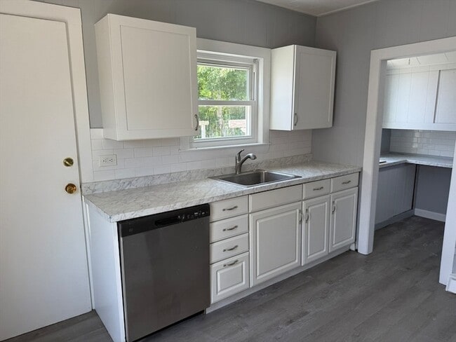 Photo - 410 Court St Unit 1