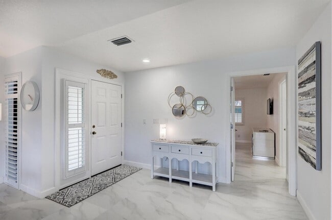 Photo - 6 Lexington Ln E Unit 0064