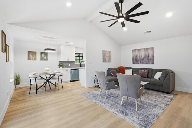 Photo - 763 Lakeside Dr