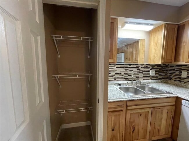 Photo - 2010 Cypress Pl Unit B