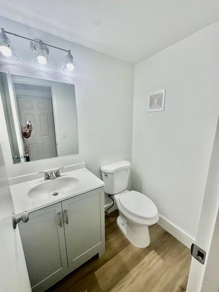 Photo - 244 Mansfield F Unit 2440