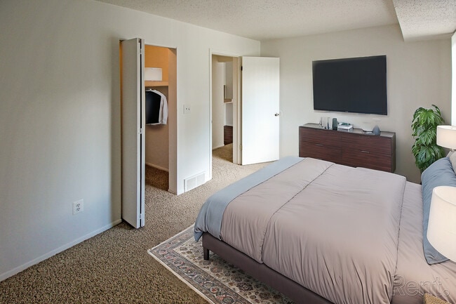 Photo - Pine Hill Apartments