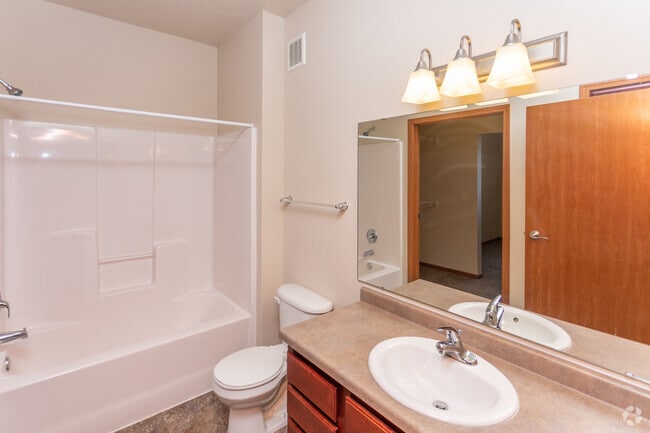 2BR, 2BA - 1,130SF - Prescott Place