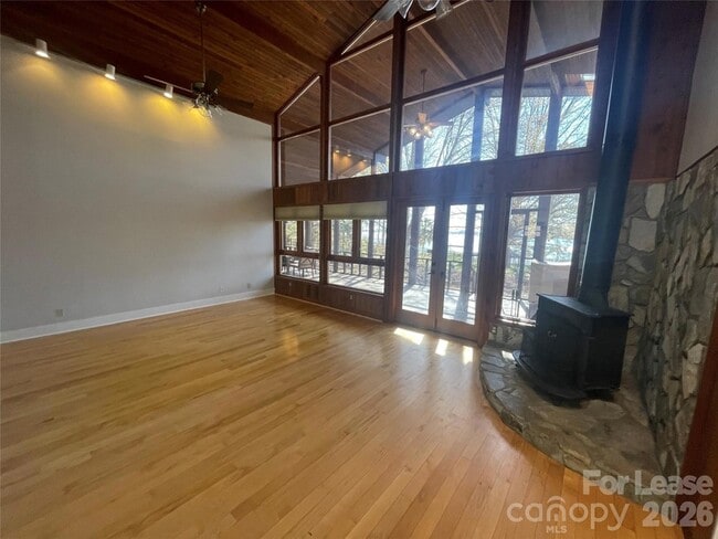 Photo - 8788 Graham Rd