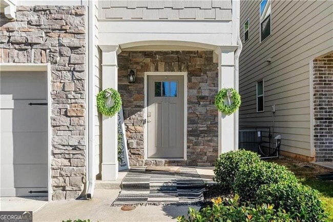 Photo - 580 Morrow Ln