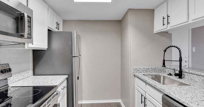 Photo - Westmount at River Park Apartments