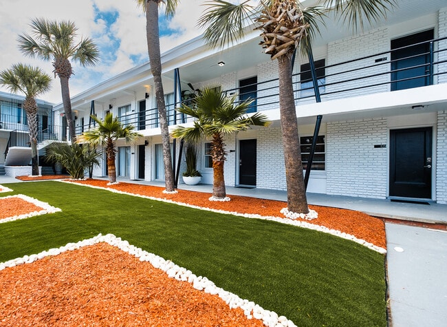 Photo - 300 10th Ave N