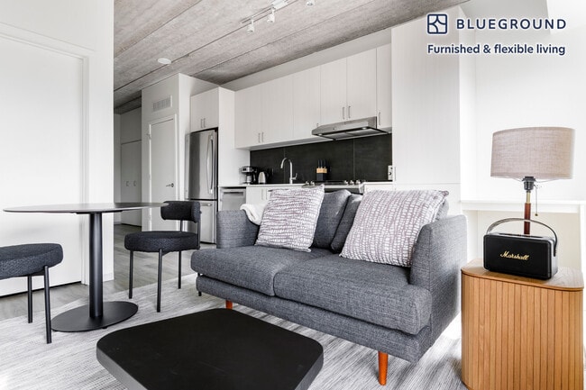 Photo - 343 W Schiller St Unit FL6-ID1268