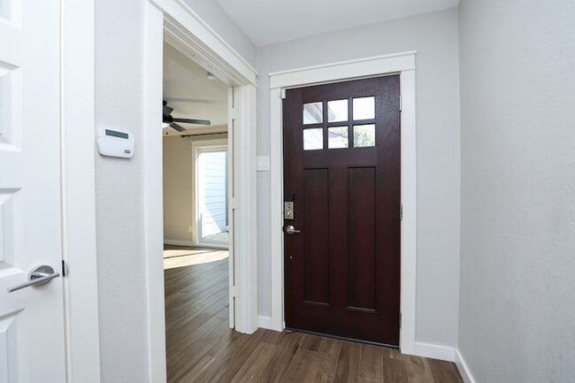 Photo - 2214 Holly Knoll St