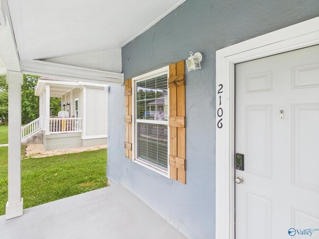Photo - 2106 Levert St NE