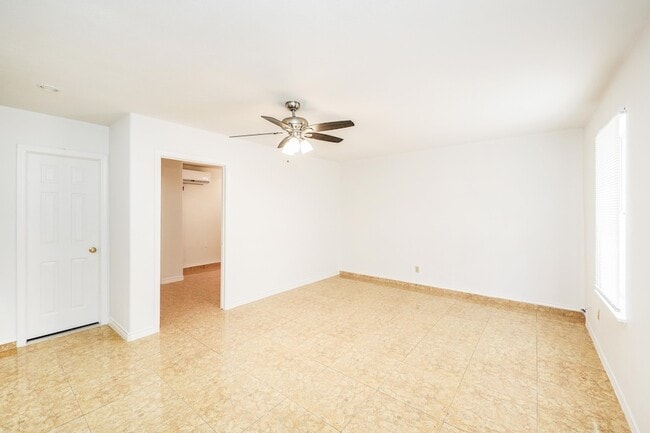 Photo - 1005 Andrew Ave