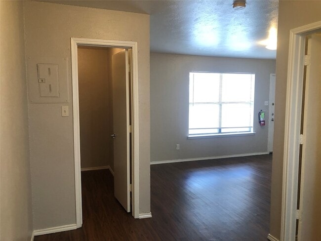 Photo - 2526 W Prairie St Unit 202