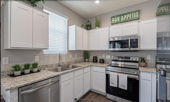 Photo - 1050 S 173rd Ave