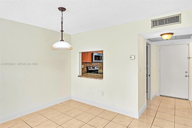 Photo - 9410 Tangerine Pl Unit 105