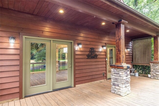 Photo - 102 Serene St