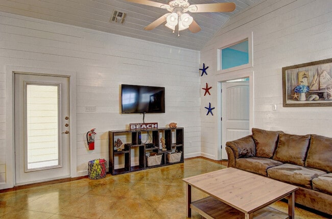 Photo - 2212 TX-361 Unit SI ID1023186P