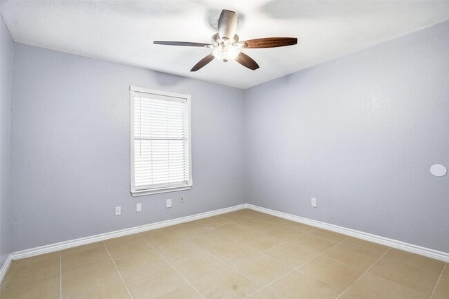 Photo - 416 Colonial Pl